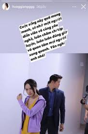Đến nơi, kim hoàng ngồi trên bờ, còn hải đăng đưa cháu xuống nước. Gx7ieogwvimvem