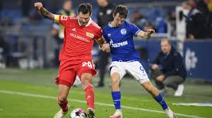 Mit etwas gutem willen lässt sich eine einigermaßen nennenswerte torszene aus dem ersten durchgang benennen. Fc Schalke 04 Verpasst Befreiungsschlag Gegen Union Berlin Eurosport