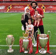 Tugba sahin, wife mohamed salah is married to magi salah and the couple have a little daughter named makka. Mohamed Salah Flaunts His Wife Maggi Daughters And Liverpool S Trophies Futballnews Com