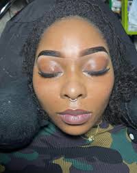 anybody available rn for lash extensions? no clusters !!