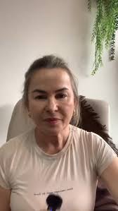 ✨ Você não está sozinha. ✨, Hoje trago um vídeo muito especial falando  sobre algo que pode tocar muitas de nós: a crise de pânico. Sabe aquele  momento em que o coração acelera, as mãos ficam frias e o ...