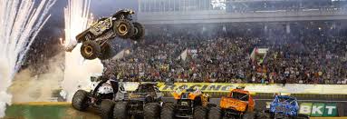 record breaking stunt attempt at levis stadium monster jam