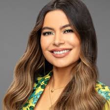 Miranda Cosgrove On iCarly Season 2 And How She Relates To Carly