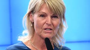 Ministerpost får Anna Hallberg att lämna Lifcos styrelse