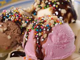 Super easy chocolate, caramel & honeycomb ice cream cake. Christmas Spcl Strawberry Ice Cream Recipe Boldsky Com