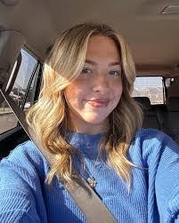 Ella Carroll's Instagram, Twitter & Facebook