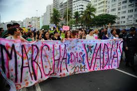 Resultado de imagem para imagens femininas nas ruas do Rio de Janeiro