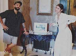 As friends and fans flooded social media with congratulatory messages for new parents virat kohli and anushka sharma, virat's brother vikas kohli also shared a heartwarming post and a picture that instantly created a. Video Virat Kohli Anushka Sharma Sharpen Their Cricket Skills At Home Cricket Gulf News