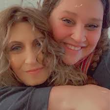 Tonya Derr's Instagram, Twitter & Facebook