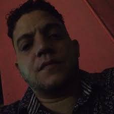 Vete y vuelve Mariscos en la cienaga Santo Domingo, avenida mirador del  rio, desde que entras a la CIENAGA y pasas los bomberos del mismo lado del  rio a 250 mts verás