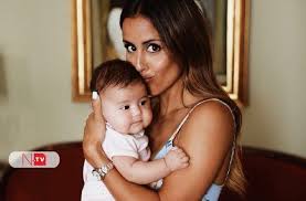 Her birthday, what she did before fame, her family life, fun trivia facts she married lawyer gonçalo uva and they have daughters, diana, frederica, and carolina. The Pictures Show The Baptism Of The Youngest Daughter Of Carolina Patrocinio And Goncalo Uva