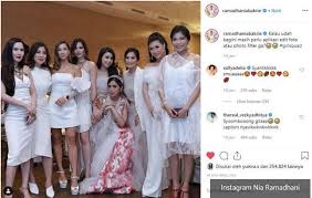 *kumpulan kata kata mutiara islami penuh makna dan motivasi *ucapan. Tanpa Filter Nia Ramadhani Buktikan Kecantikan Natural Saat Foto Bareng Girl Squad Di Acara Lamaran Jessica Iskandar Stylo Id Line Today