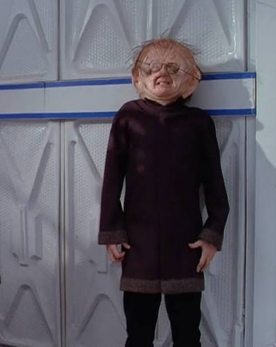 A moment from...Leprechaun 4: In Space (1997), 🎞 Leprechaun 4: In Space  (1997), ✒ Dennis A. Pratt, 🎬 Brian Trenchard-Smith, 🎥 Warwick Davis,  Brent Jasmer, Jessica Collins, Guy Siner, Gary Grossman, ...