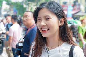 Nữ sinh khiến dân mạng truy tìm sau khi kết thúc buổi thi môn Văn kỳ thi  THPT Quốc gia