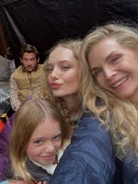 Happy Sunday, everybody ✨