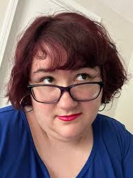 Introduction of a new member in a lesbian community from New York