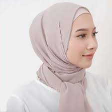 Kali ini melrose contohkan bagaimana cara memakai jilbab pashmina instan ya. Jilbab Pashmina Diamond Panjang Maula Hijab Wanita Kerudung Pasmina Terbaru Rp54 000 2 Jilbab Pashmina Tali Diamond Panjang Maula Hijab Wanita Kerudung Pasmina Terbaru Rp56 000 Jilbab Pashmina Picot Embroidery Diamond Panjang