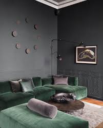 There Are Furniture Pieces That Are Timeless And Leather Sofas Are On The Top 5 Www L Green Sofa Living Room Velvet Living Room Furniture Green Sofa Living