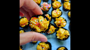 Bahan yang digunakan pun takdalah renyah. Resepi Biskut Cornflakes Madu Hanya 3 Bahan Sukatan Cawan Youtube