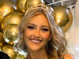 Caroline Pauley's Instagram, Twitter & Facebook