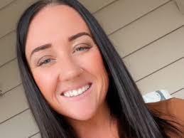 Jennifer Colello's Instagram, Twitter & Facebook