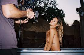Julia Rose on X: just a lil bts of the video that dropped, click here to  see the full thing: t.co79enmTjrxH t.cocaeYEoiiAI  X
