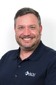 Kyle Neubauer's Instagram, Twitter & Facebook