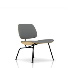 Eames Molded Plywood Lounge Chair With Metal Base In 2020 Lounge Chair Chair Metal Chairs
