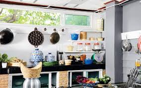 2 pesan ke tukang/toko mebel. 12 Model Kitchen Set Sederhana Yang Bikin Betah Blog Qhomemart