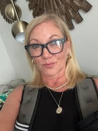 Wendy Wemyss's Instagram, Twitter & Facebook