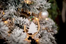 Find the perfect diy christmas stock photos and editorial news pictures from getty images. 77 Easy Diy Christmas Ornaments Hgtv