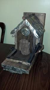 Pallets are great for the diyer because they're cheap and easy to work with, but you do need to pay close attention to what you're grabbing. Diy Drift And Pallet Wood Bird House 101 Pallets