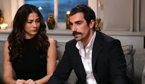 Şimdi tv8 ekranlarında i̇brahim çelikkol ile boş rollerini paylaştığı dizide zeynep karakterine hayata verecek oyuncu ve bu karakter. Dogdugun Ev Kaderindir 3 Bolum Kiyafetleri Dizi Kiyafetleri Ve Modasi
