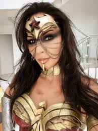 Feliz Navidad y felices fiestas! ¡La temporada está aquí! ¿¿Es este el  oropel de la verdad?? Mujer Maravilla