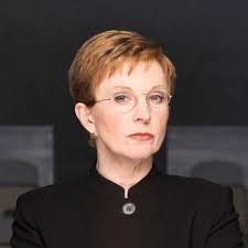 Anne Robertson's Instagram, Twitter & Facebook