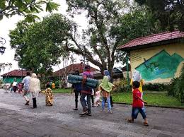 Harga tiket masuk pelita desa program dewasa/corporate. Tiket Masuk Taman Narmada Rp 50 Ribu Jadi Sorotan
