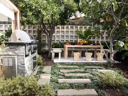 building an outdoor kitchen: pictures