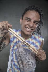 Dani Washington Cuello Profundo Drummer Retrato Y En Vivo