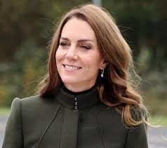 Queen Elizabeth Just Released Her Own Brand of Gin (Seriously)