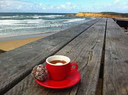 Coffee At The Beach Perfection This Is So Me My Happy Place With My Favorite Beverage Xicara De Cafe Hora Do Cafe Cafe