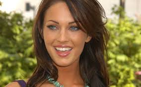 Fox went on to make her feature film debut in the teen musical comedy confessions of a teenage drama queen. Megan Fox Hd Wallpaper Background Image 1920x1200 Id 25217 Wallpaper Abyss