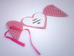 Danach wieder aufklappen und die untere kante zur entstandenen faltlinie knicken. Bastelanleitung Herzkarte Muttertag Diy Selbstgemacht Bastelanleitung Basteln Valentinstag Basteln Kinder Valentinstag Basteln Karte Valentinstag Basteln