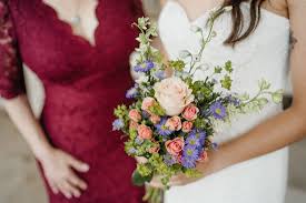 All inclusive wedding officiant & photography packages for elopements and small intimate weddings with guest count under 20. St Louis Deluxe Elopement Flowers Elope In St Louis