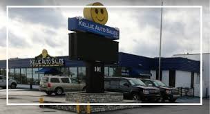 Scattered in between are occasional vacant lots, a few residences, manufacturing plants, and strip clubs. Home Kellie Auto Sales Columbus Oh 614 851 9111