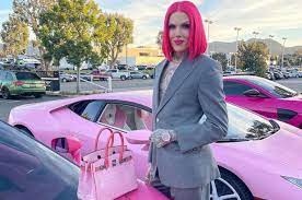 Jeffree star is in a hospital bed with a neck brace. Fmo41rvu95wn5m