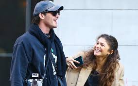 Jun 03, 2021 · christopher gregory and his girlfriend jenn had just started a new chapter. Jacob Elordi Dating Zendaya Coleman In 2020 Some Facts To Know About The Couple Glamour Fame