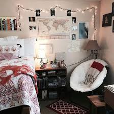 A lot of these dorm room ideas that i'm suggesting you copy are ones that allow you to show off your personality but in a way that makes the dorm room look pretty and cozy. This Is One Of The Cutest Dorm Room Ideas For Girls Dorm Room Designs Dorm Room Decor Girls Dorm Room