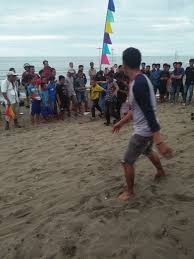 Pantai samas jogja merupakan pantai yang cukup populer di kalangan anak muda. Festival Pantai Laguna Pucue Desa Pao Pao Kec Tanete Rilau Kab Barru Bacaki Id