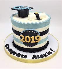 Feminine Elegant Graduation Cake Graduation Cakes Simple Graduation Cakes High School Graduation Cakes