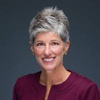 Beth Groff's Instagram, Twitter & Facebook